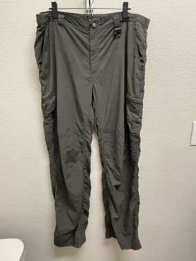 Men's Columbia PFG Pants with Multi-Pocket Design